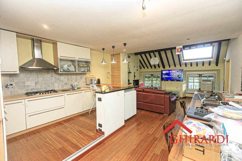 appartamento in vendita a Genova in zona Bolzaneto