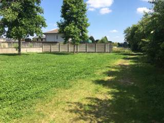 Terreno agricolo in vendita a parabiago piazza don carlo sada