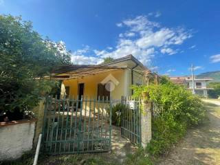 Casa indipendente in vendita a cassino via casilina, 71