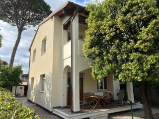 Appartamento in in affitto da privato a forte dei marmi via matteo civitali, 47a