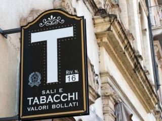 Tabaccheria in vendita a firenze via pisana