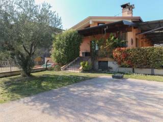 Villa in in vendita da privato a lonato del garda via isonzo, 1