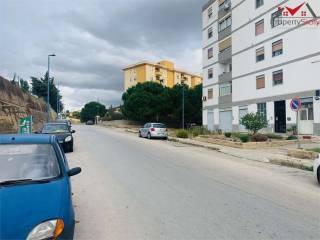 Garage in vendita a porto empedocle viale enrico berlinguer