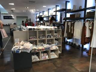 Abbigliamento in in affitto da privato a pordenone corso vittorio emanuele ii, 10d