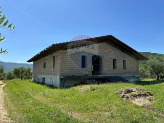 Casa indipendente in vendita a montaquila via botticelli, snc