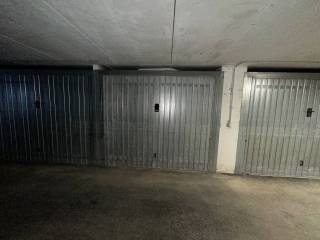 Garage in vendita a cantagallo via agnolo firenzuola, 54