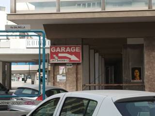 Garage in vendita a taranto piazzale bestat