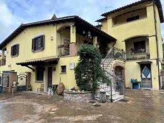 Villa bifamiliare all'asta a montecastrilli 