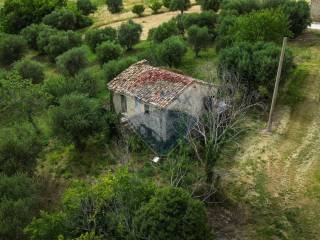 Rustico in vendita a cingoli località domo, 15