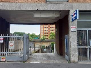 Garage in affitto a milano via carlo imbonati, 78