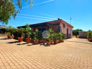 Villa in vendita a manfredonia localita' posta garzia