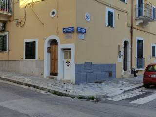 Magazzino in vendita a monopoli via palestro