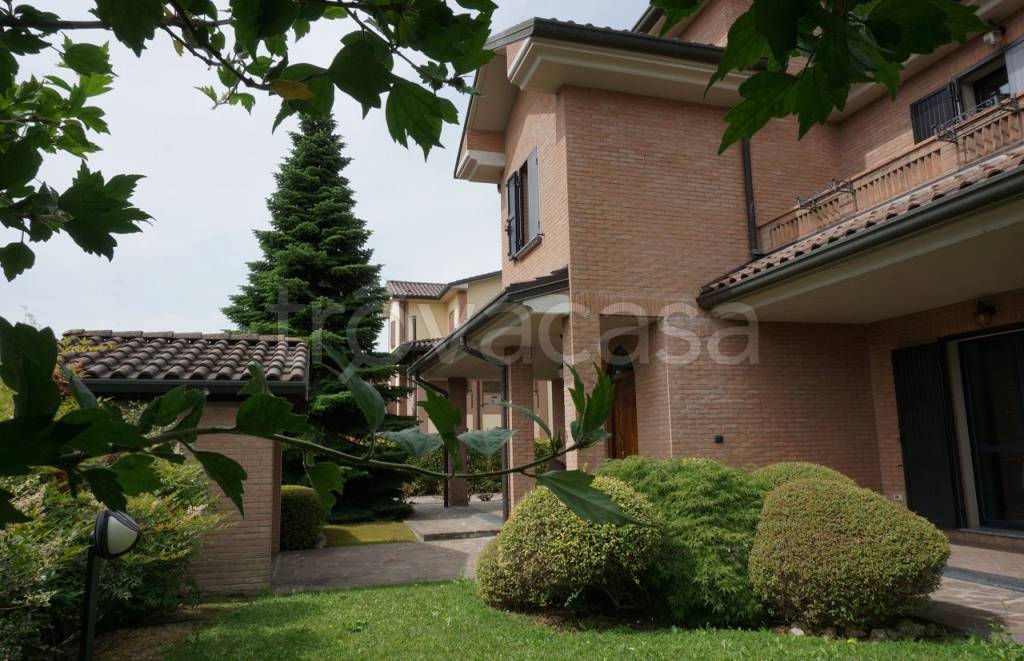 casa indipendente in vendita a Colorno