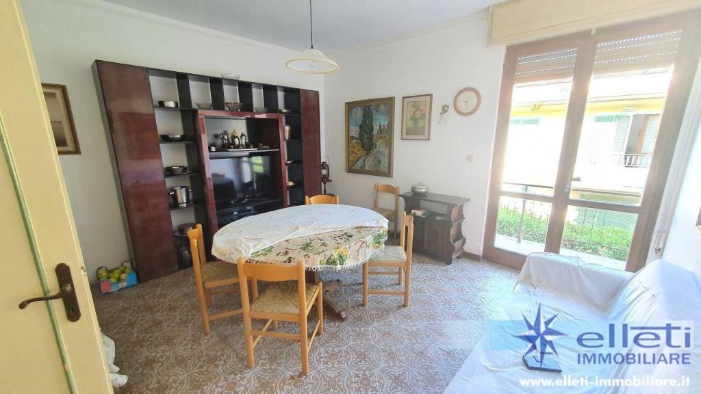 appartamento in vendita a Massa in zona Centro Storico