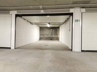 Garage in vendita a rovereto 