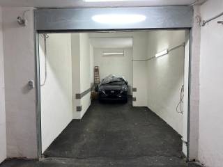 Garage in vendita a napoli vico acitillo, 120