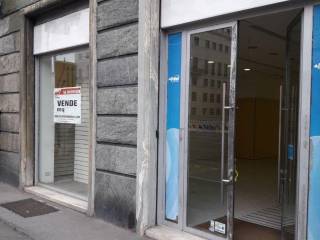 Negozio in vendita a genova viale brigata bisagno