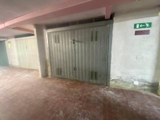 Garage in vendita a carrara 