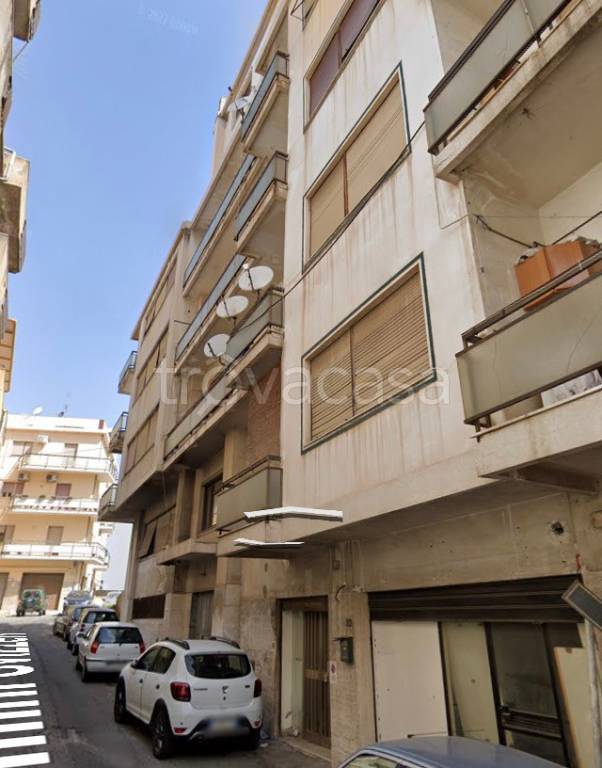 negozio in vendita a Reggio di Calabria in zona Trabocchetto