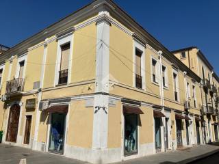 Ufficio in vendita a foggia corso vittorio emanuele ii, 96