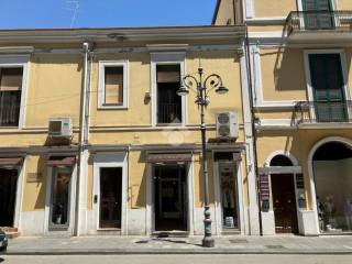 Negozio in vendita a foggia corso vittorio emanuele ii, 94