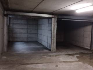 Garage in affitto a sondrio via giuseppe mazzini