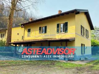 Villa all'asta a carate brianza via fiume, 15/17