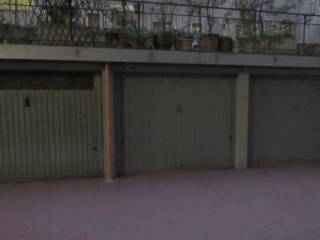 Garage in vendita a milano viale lunigiana, 15