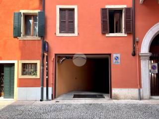 Garage in vendita a verona via filippini, 20