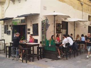 Negozio alimentare in vendita a lecce via palmieri