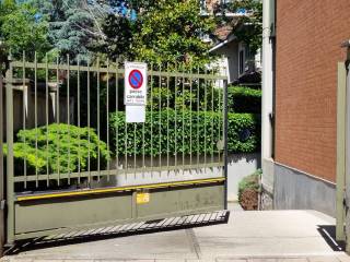 Garage in vendita a grugliasco viale antonio gramsci, 73