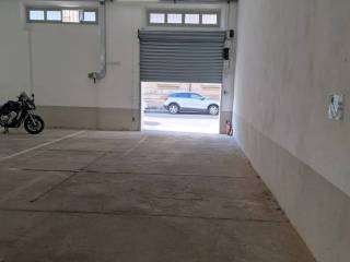 Garage in affitto a livorno scali d'azeglio