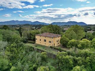 Villa in vendita a lucca via della billona