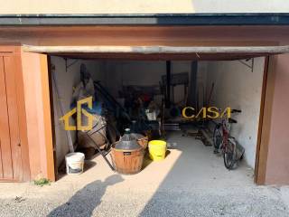 Garage in vendita a brugherio via privata alessandro volta, 34