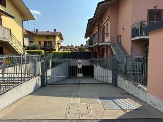 Garage in affitto a stezzano via alessandro volta, 22