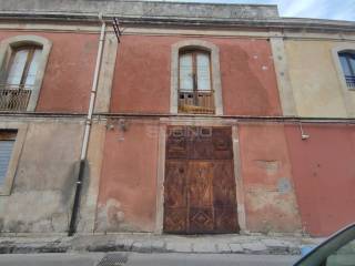 Casa indipendente in vendita a floridia via francesco crispi, 147