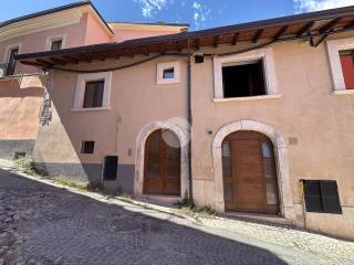 Casa indipendente in vendita a l'aquila via san antonio pinto, 2