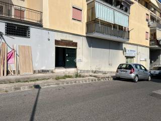 Garage in affitto a pozzuoli via paolo alfonso allodi, 36