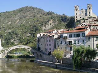 Negozio in affitto a dolceacqua via patrioti martiri