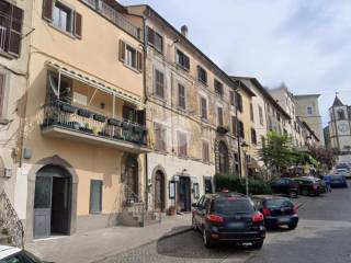 Garage in vendita a viterbo piazza mariano buratti, 20