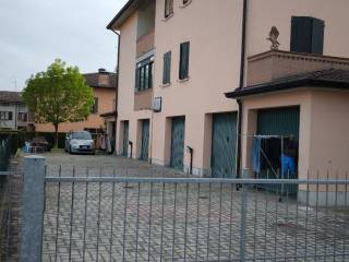 Garage in vendita a novellara piazza totò-de curtis, 1