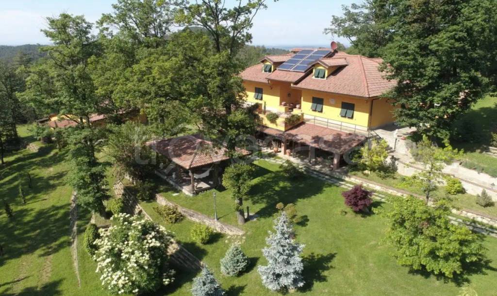 casa indipendente in vendita ad Ovada