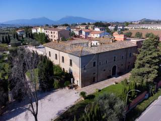 Intero stabile in vendita a corropoli viale piane san donato