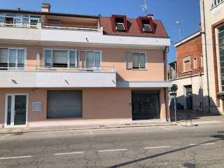 Negozio in in affitto da privato a comacchio via giacomo matteotti, 10