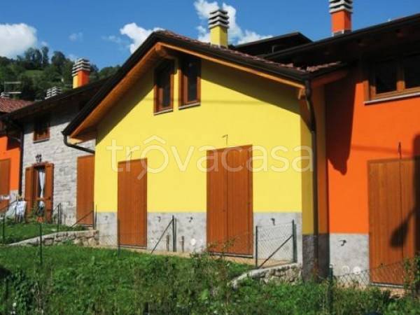 Villa in vendita a Val Brembilla via Papa Giovanni xxiii, 8