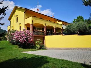 Villa bifamiliare in in vendita da privato a monte san pietro via albert schweitzer, 6