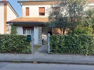 Villa a schiera in in vendita da privato a rovigo via anna frank, 42