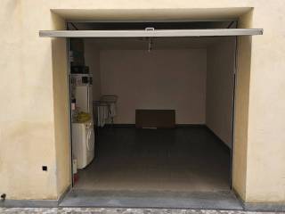 Garage in affitto a modena via nazario sauro, 15