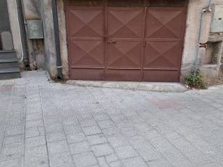 Garage in affitto a bronte piazza san vito