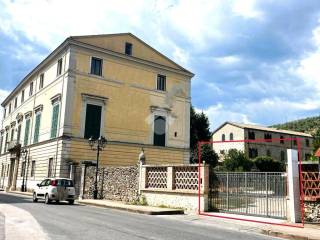 Garage in affitto a isola del liri via roma, 5